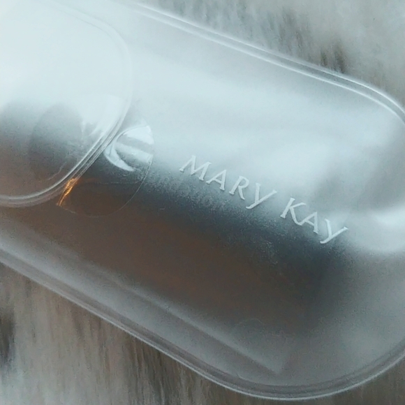 MK Mineral Foundation Brush - Picture 4 of 4